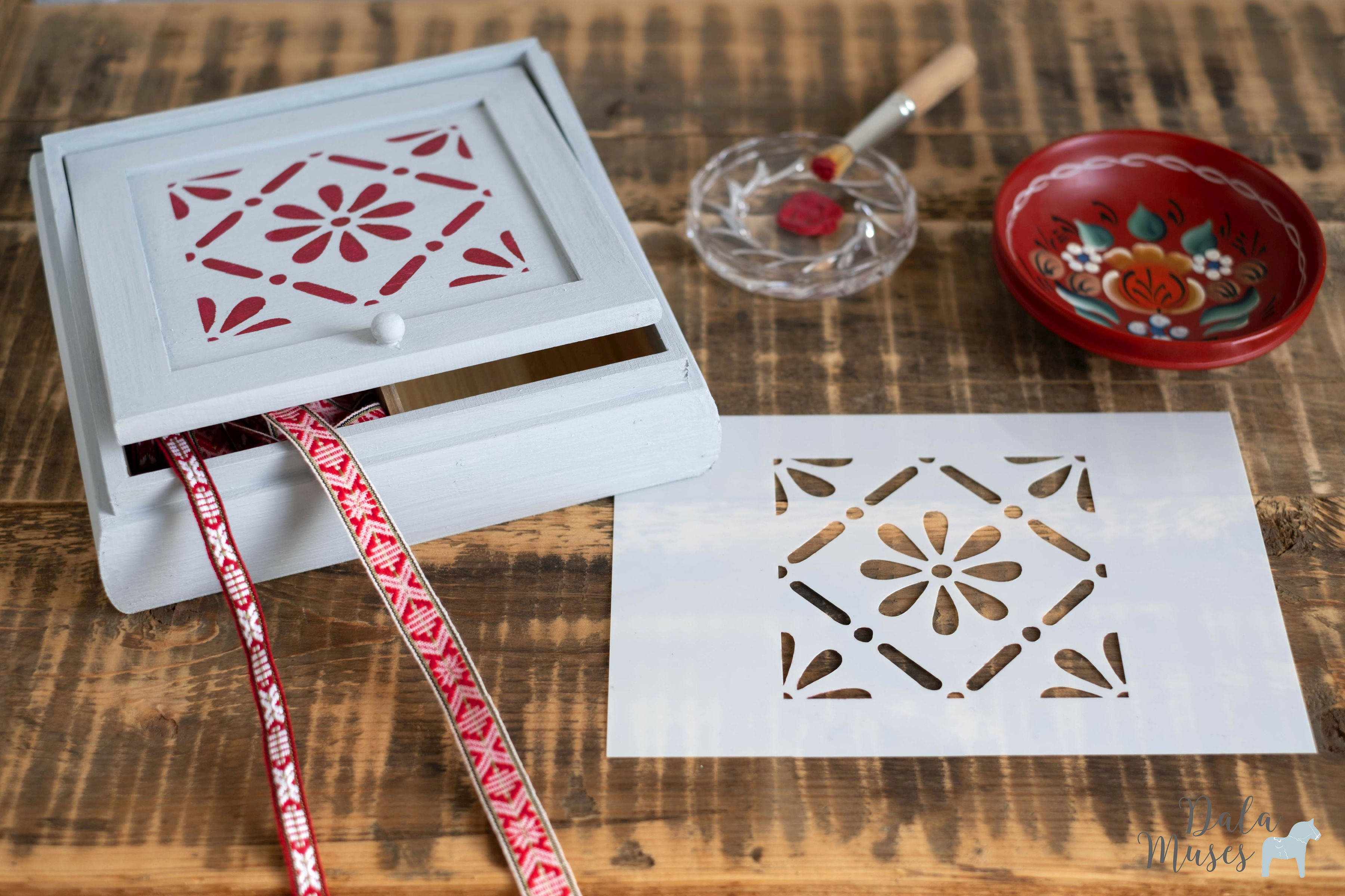 Šablóna Dala Muses Floral Pattern Tile - Kvetovaná kachlička