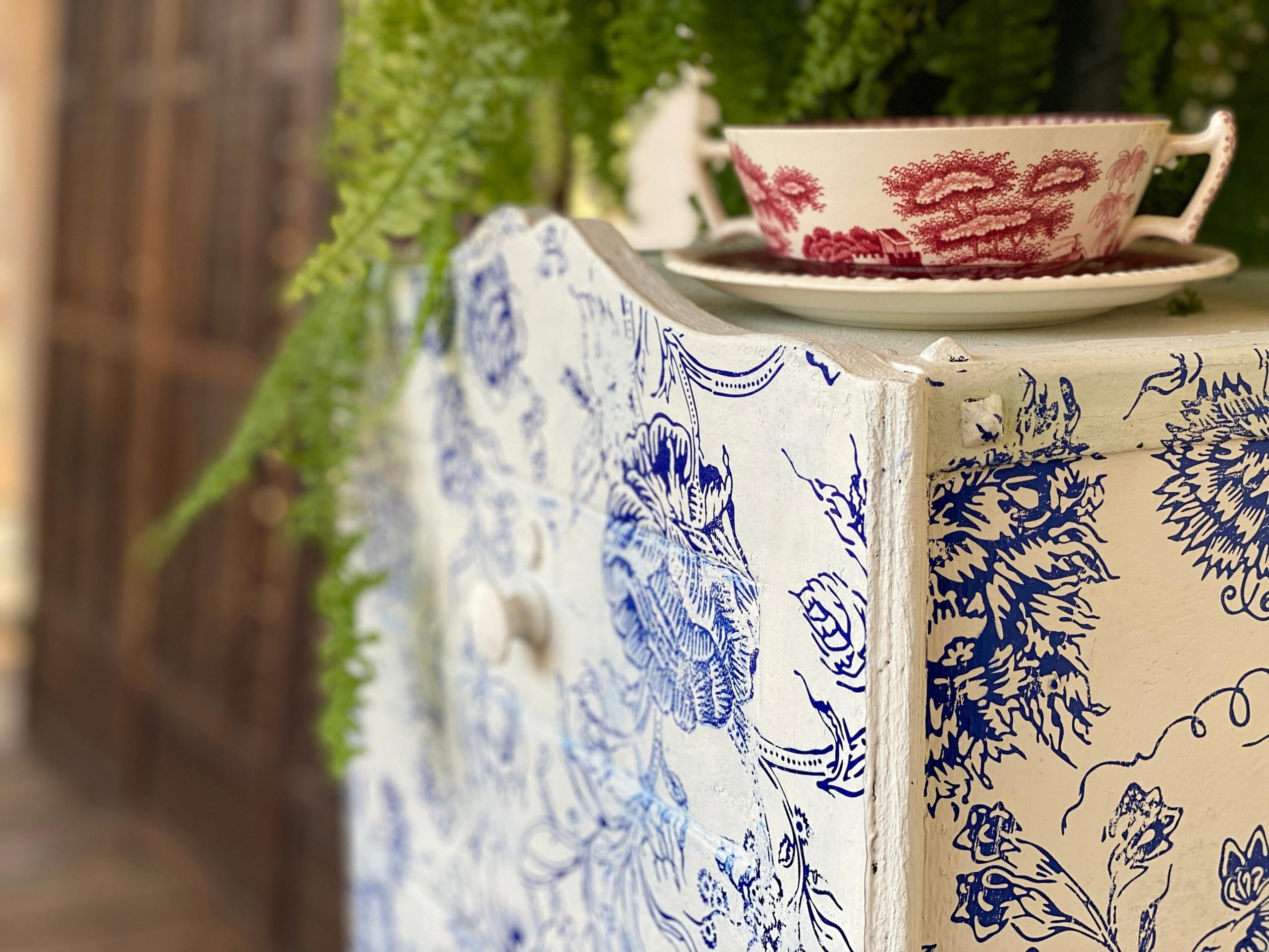 IOD Paint Inlay Indigo Floral